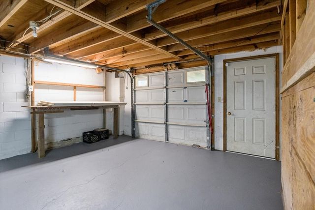 3316 Toms Creek Rd, Linden, TN 37096