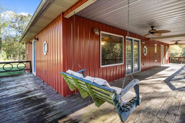 3316 Toms Creek Rd, Linden, TN 37096