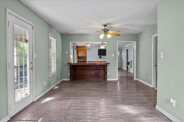 3316 Toms Creek Rd, Linden, TN 37096