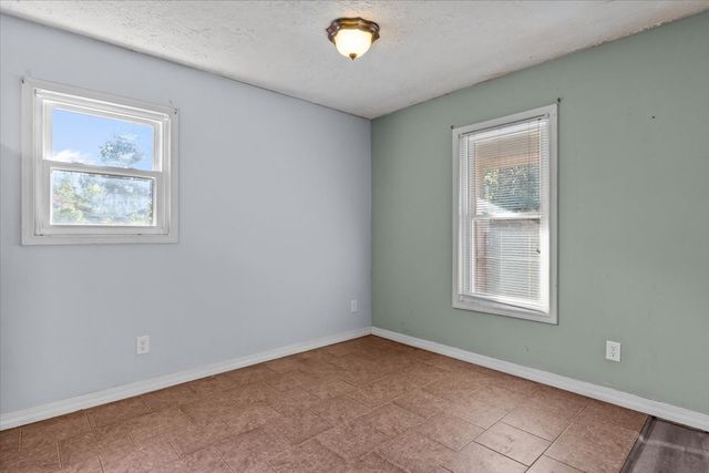 3316 Toms Creek Rd, Linden, TN 37096