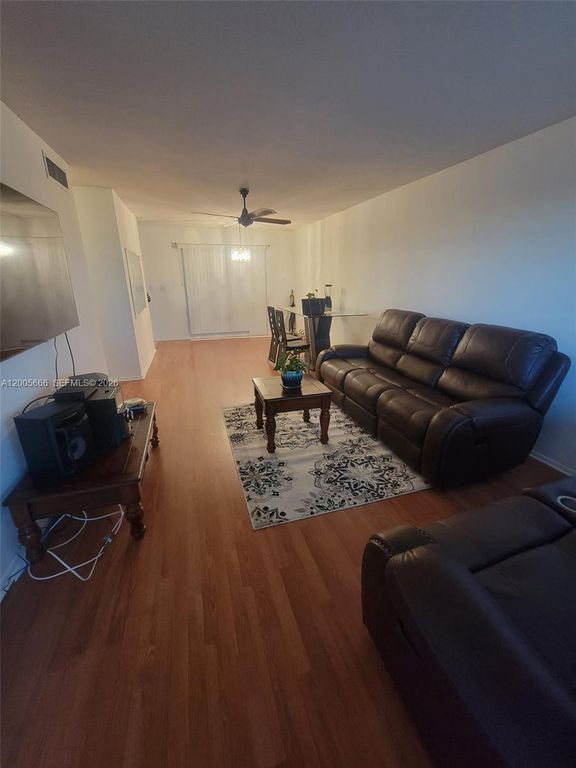 1490 NW 43rd Ave 308, Lauderhill, FL 33313