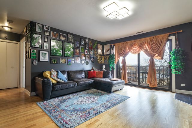 701 Limerick Lane 3B, Schaumburg, IL 60193