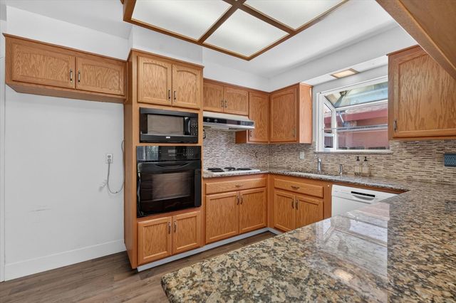 6762 Langrell Way, Sacramento, CA 95831