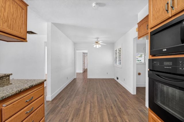6762 Langrell Way, Sacramento, CA 95831