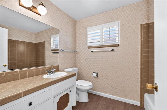 6762 Langrell Way, Sacramento, CA 95831