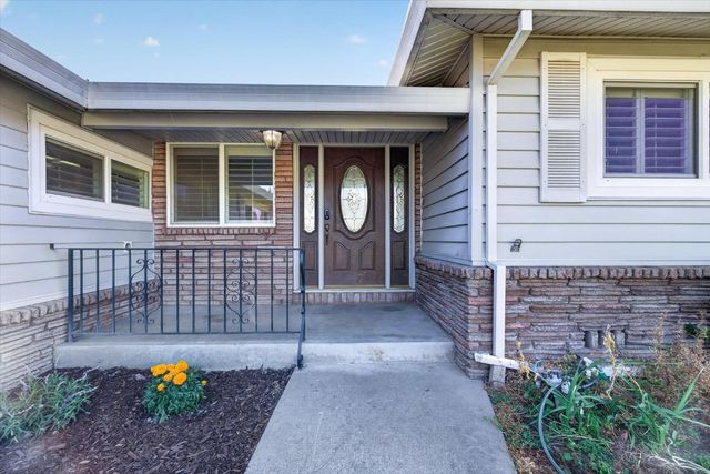 6762 Langrell Way, Sacramento, CA 95831
