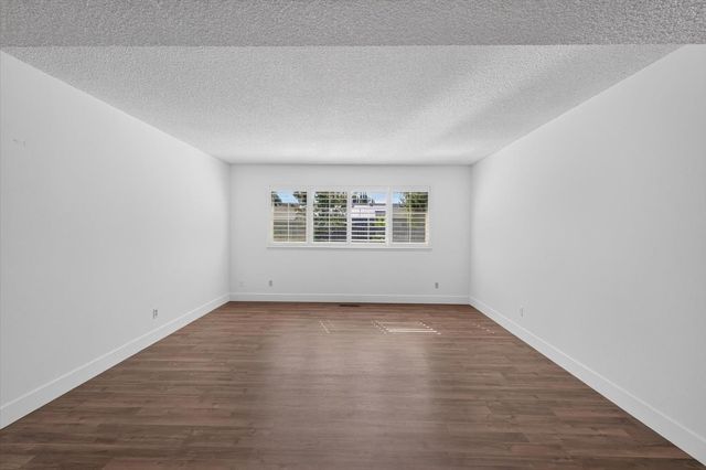 6762 Langrell Way, Sacramento, CA 95831