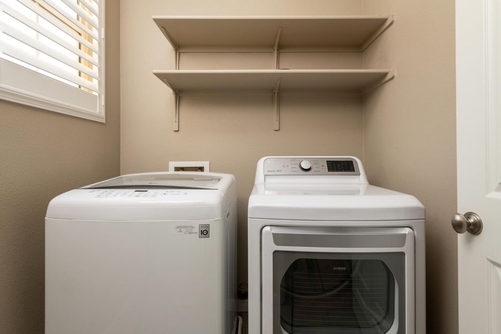 Image 12 of property listing at 7093 N Astoria Drive, Fresno, CA 93722