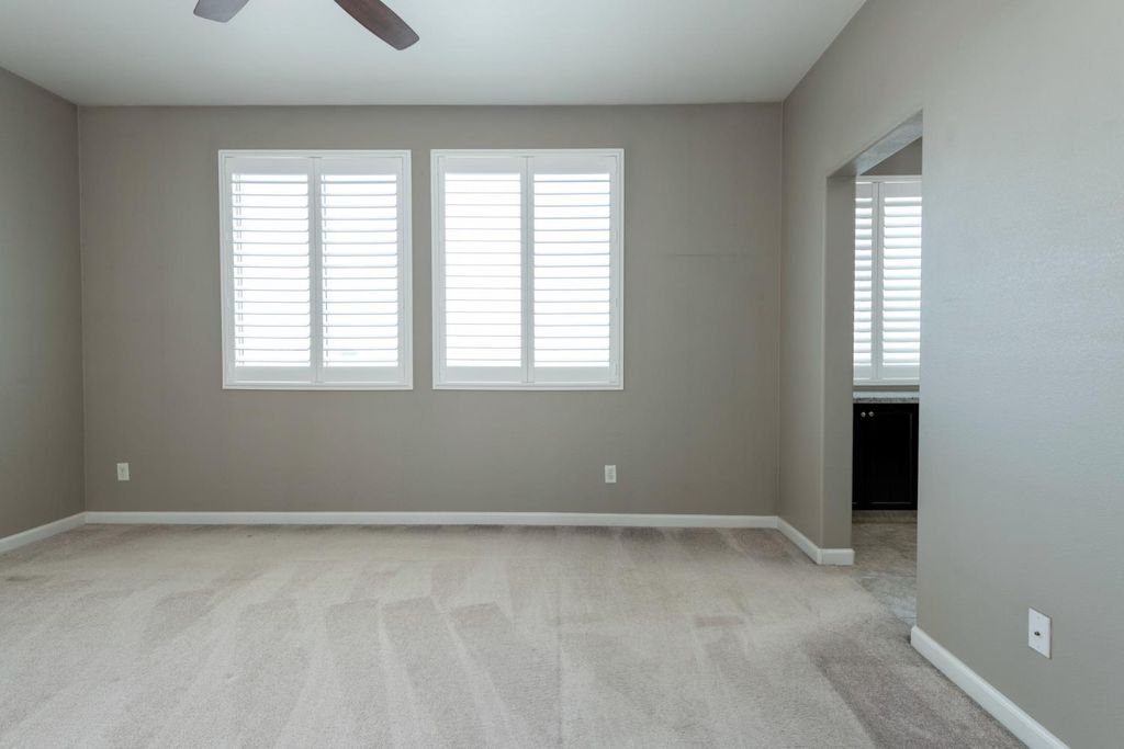 Image 14 of property listing at 7093 N Astoria Drive, Fresno, CA 93722