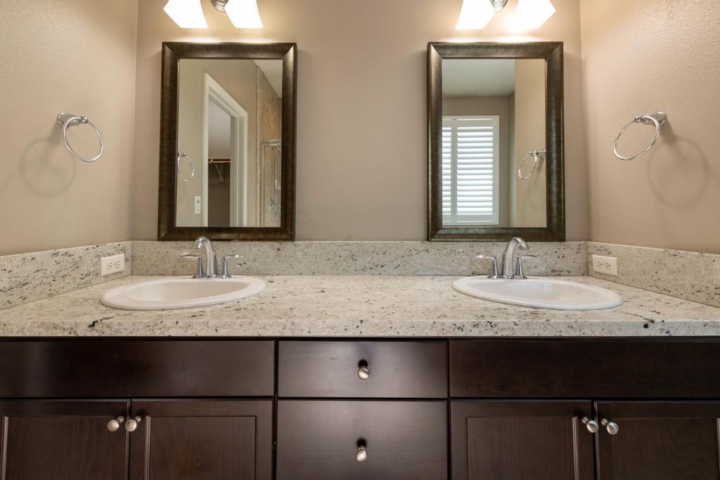 Image 17 of property listing at 7093 N Astoria Drive, Fresno, CA 93722