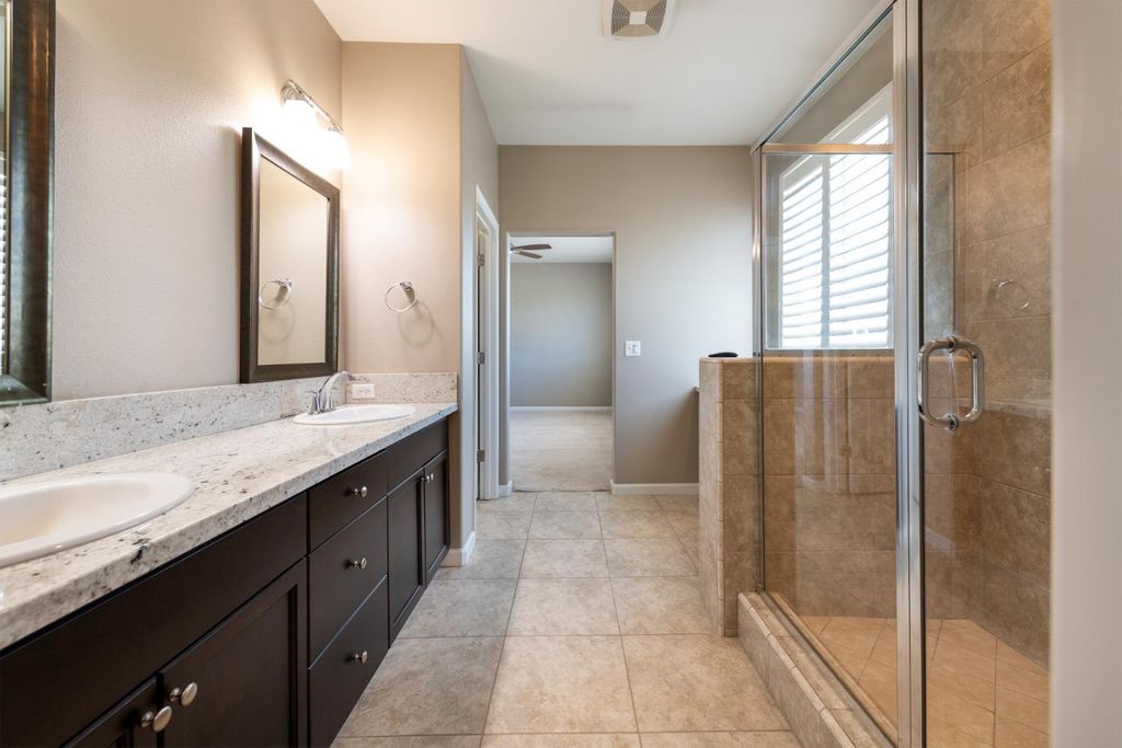 Image 19 of property listing at 7093 N Astoria Drive, Fresno, CA 93722