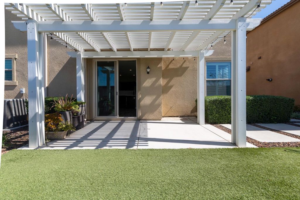 Image 24 of property listing at 7093 N Astoria Drive, Fresno, CA 93722