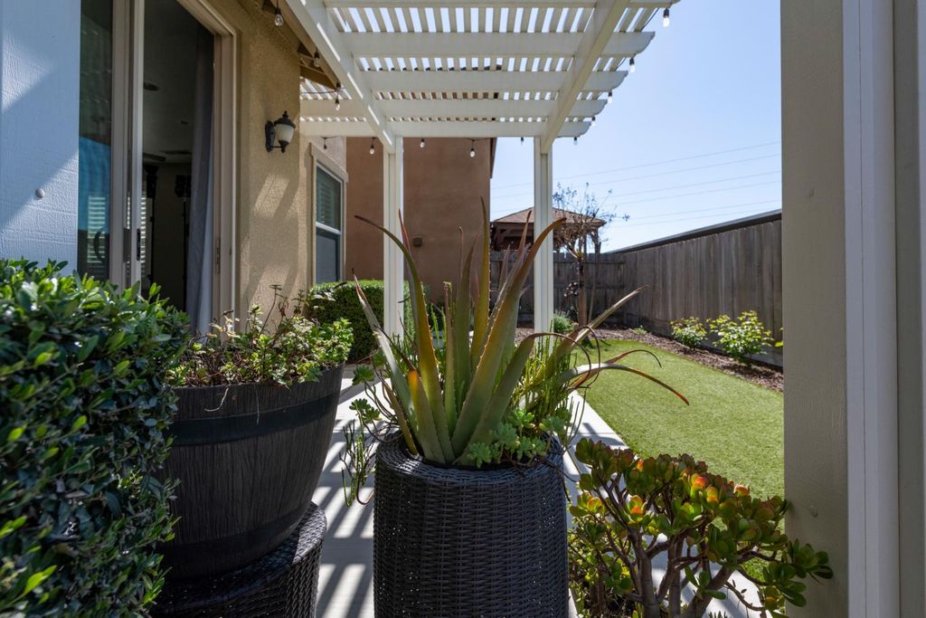 Image 25 of property listing at 7093 N Astoria Drive, Fresno, CA 93722