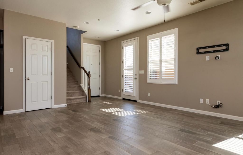 Image 3 of property listing at 7093 N Astoria Drive, Fresno, CA 93722