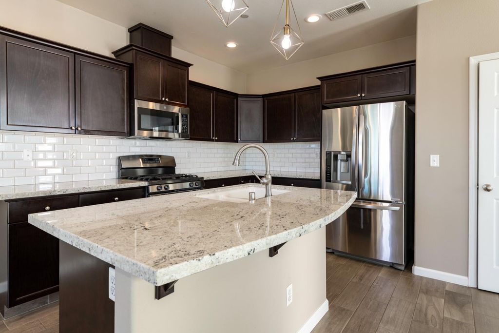 Image 4 of property listing at 7093 N Astoria Drive, Fresno, CA 93722