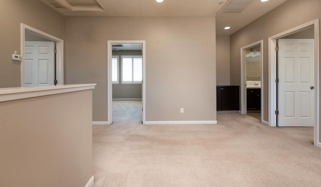 Image 9 of property listing at 7093 N Astoria Drive, Fresno, CA 93722