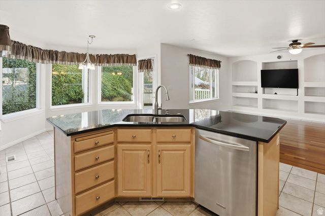 624 E ROCKY KNOLL LN, Draper, UT 84020