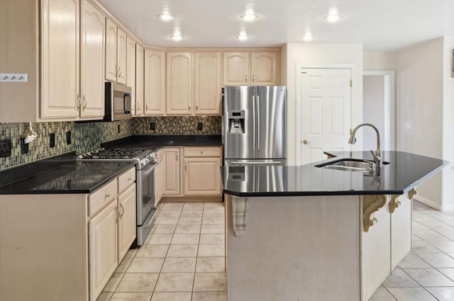 624 E ROCKY KNOLL LN, Draper, UT 84020