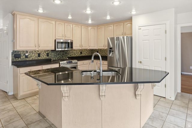 624 E ROCKY KNOLL LN, Draper, UT 84020