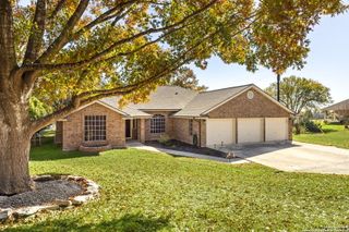 313 Ridge Crest, Seguin, TX 78155