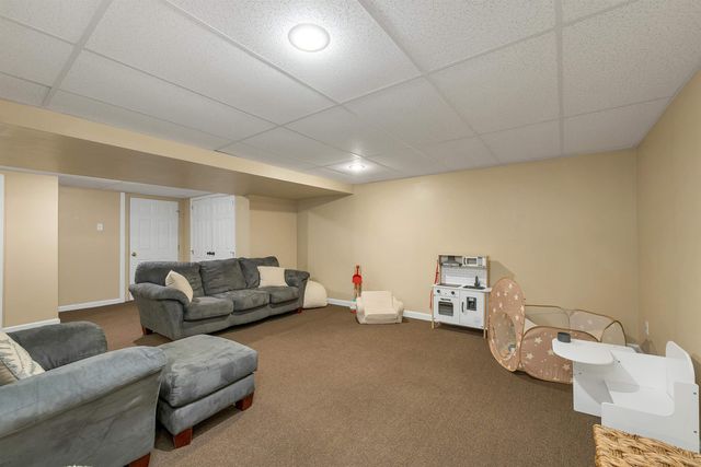 2 Hampshire Hills Drive, Bow, NH 03304