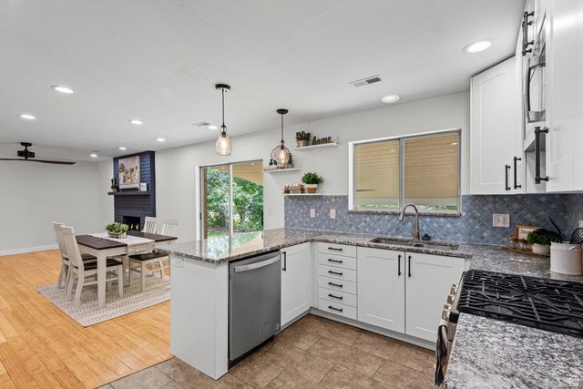 341 E HEATHER RIDGE CIR, Sandy, UT 84070