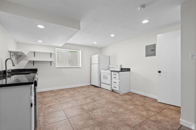 341 E HEATHER RIDGE CIR, Sandy, UT 84070