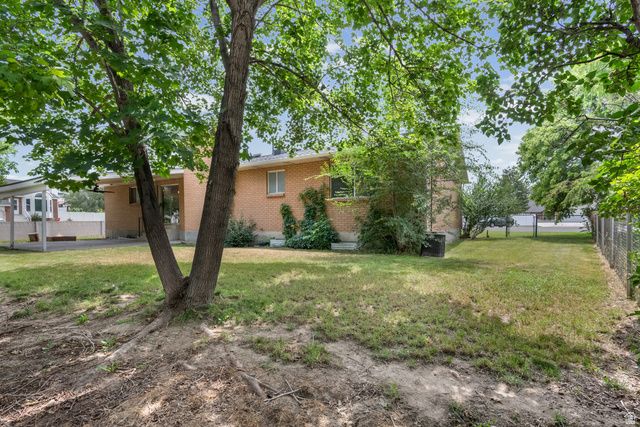 341 E HEATHER RIDGE CIR, Sandy, UT 84070