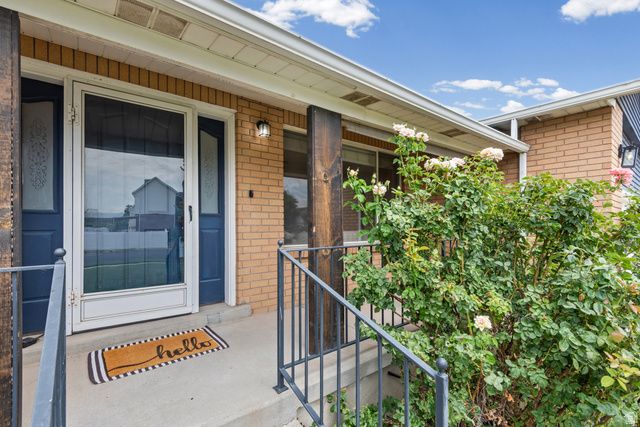 341 E HEATHER RIDGE CIR, Sandy, UT 84070