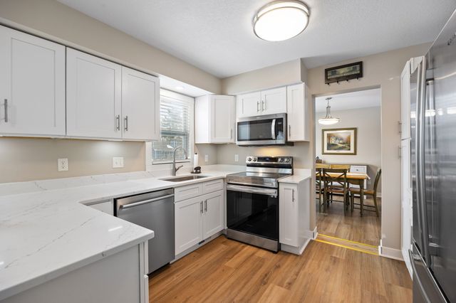 3505 Patricia Drive, Urbandale, IA 50322