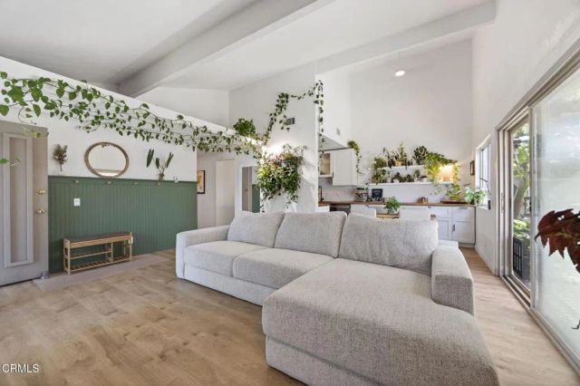 262 W Vineyard Avenue, Oxnard, CA 93036