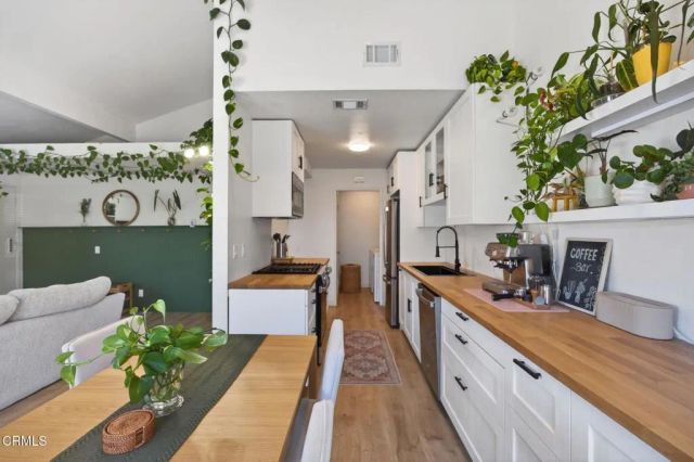 262 W Vineyard Avenue, Oxnard, CA 93036