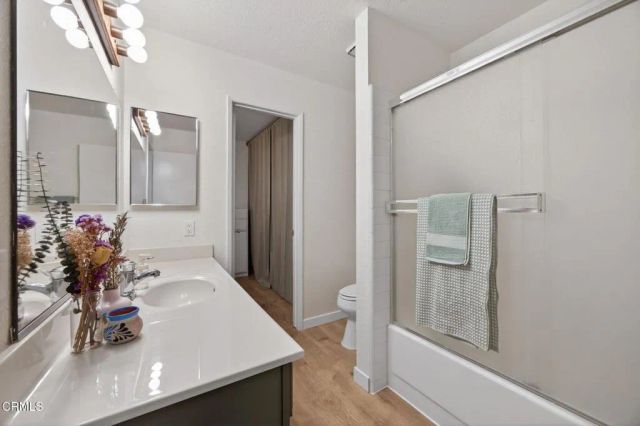 262 W Vineyard Avenue, Oxnard, CA 93036