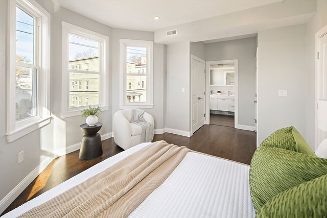 9-11 Boynton Street 2, Boston, MA 02130