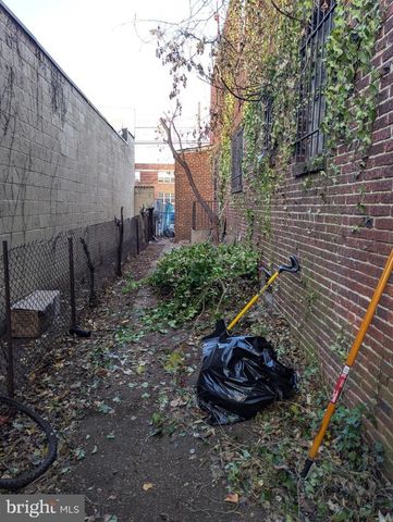 341 MARLTON AVE, Camden, NJ 08105