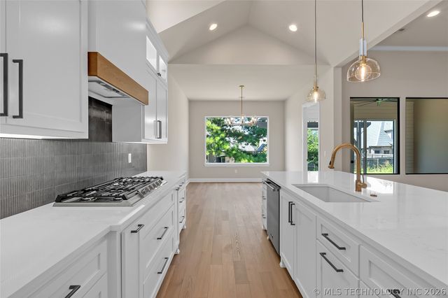 11966 S 94th East Avenue, Bixby, OK 74008