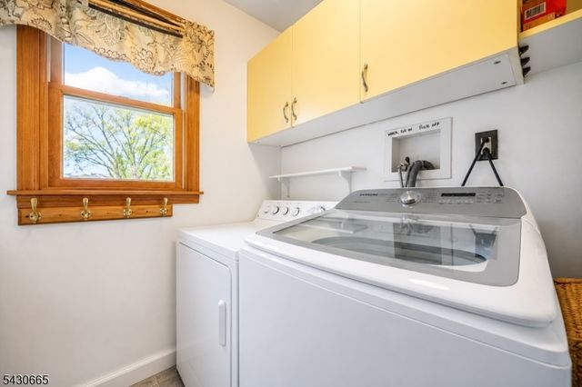 11 Ledgerock Ct, Parsippany-troy Hills Twp., NJ 07950