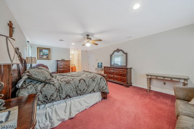 11 Ledgerock Ct, Parsippany-troy Hills Twp., NJ 07950
