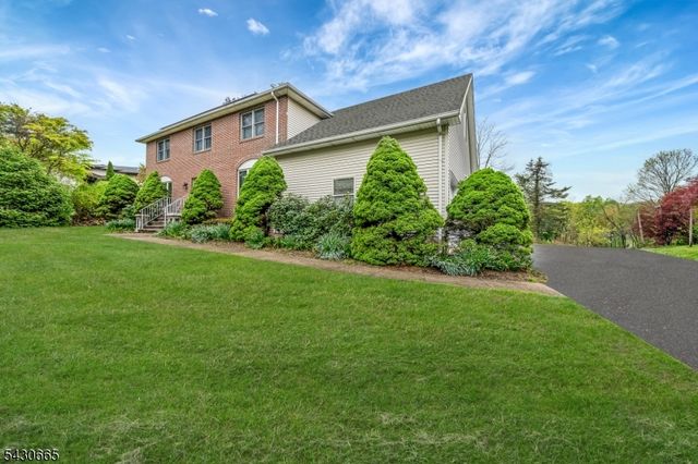11 Ledgerock Ct, Parsippany-troy Hills Twp., NJ 07950