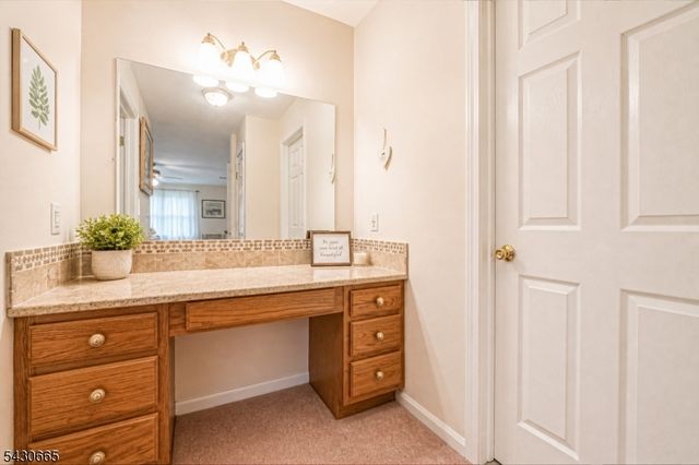 11 Ledgerock Ct, Parsippany-troy Hills Twp., NJ 07950