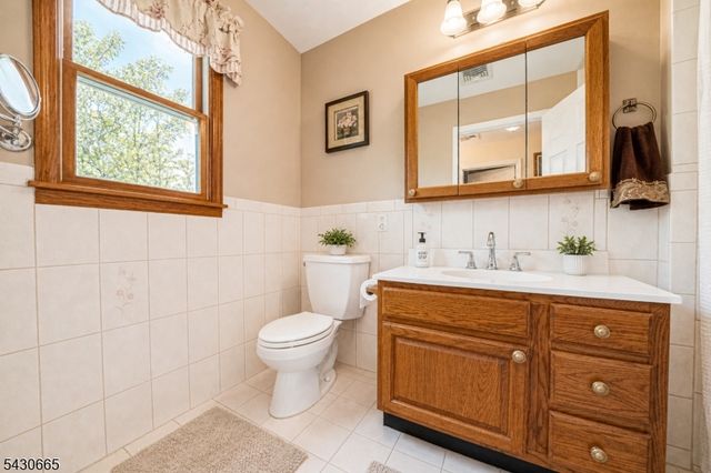11 Ledgerock Ct, Parsippany-troy Hills Twp., NJ 07950