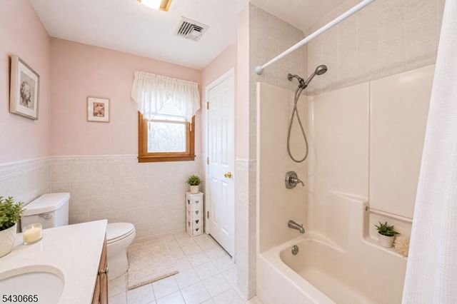 11 Ledgerock Ct, Parsippany-troy Hills Twp., NJ 07950