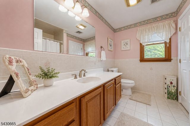 11 Ledgerock Ct, Parsippany-troy Hills Twp., NJ 07950