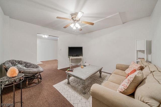 11 Ledgerock Ct, Parsippany-troy Hills Twp., NJ 07950