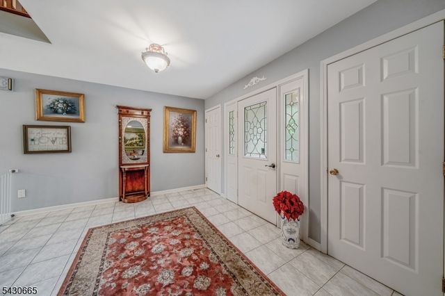 11 Ledgerock Ct, Parsippany-troy Hills Twp., NJ 07950