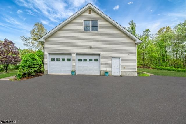 11 Ledgerock Ct, Parsippany-troy Hills Twp., NJ 07950