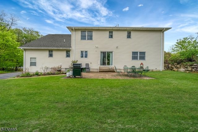 11 Ledgerock Ct, Parsippany-troy Hills Twp., NJ 07950