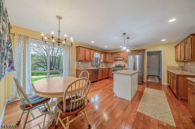 11 Ledgerock Ct, Parsippany-troy Hills Twp., NJ 07950