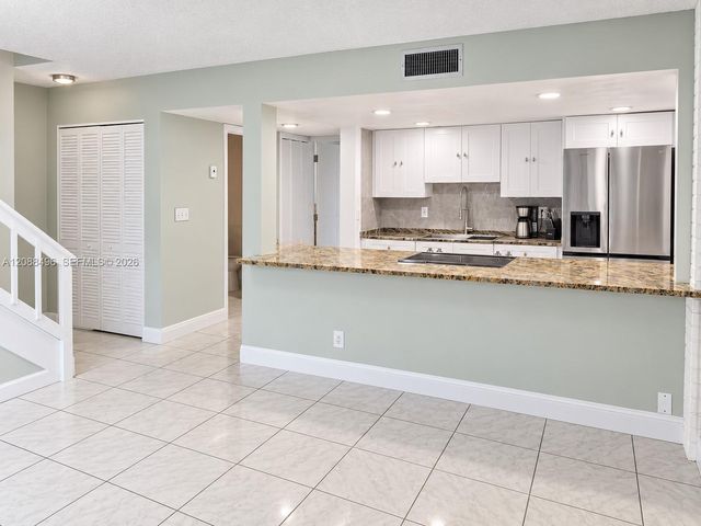 3270 N Pine Island Road 307, Sunrise, FL 33351