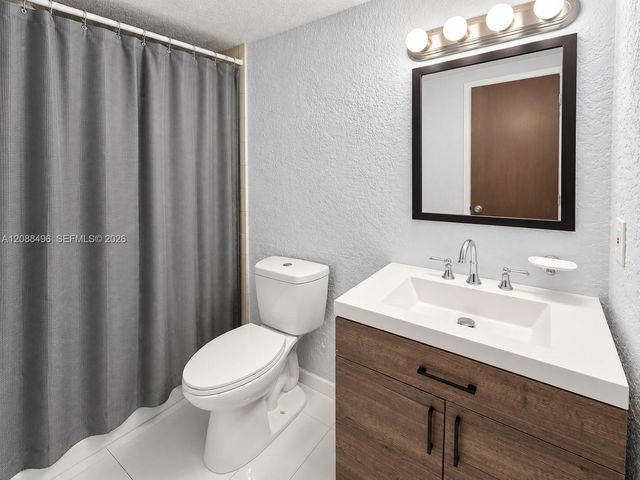 3270 N Pine Island Road 307, Sunrise, FL 33351